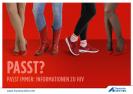 Vier Paar Frauenbeine mit verschiedenen, roten Schuhen. Titel "Passt? Passt immer: Informationen zu HIV"